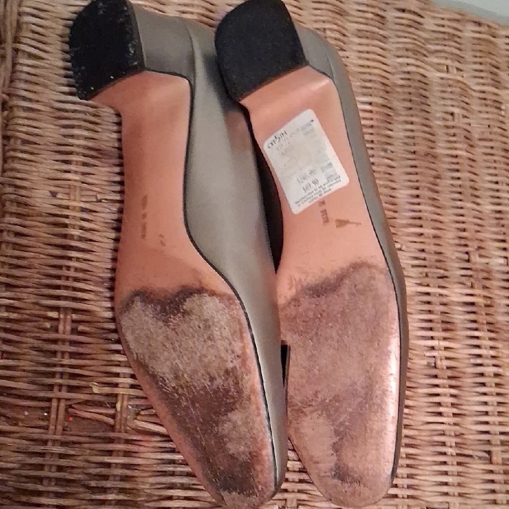 Salvatore Ferragamo Women's Metallic Gray Heels Size 7 1/2 AA - Picture 15 of 15